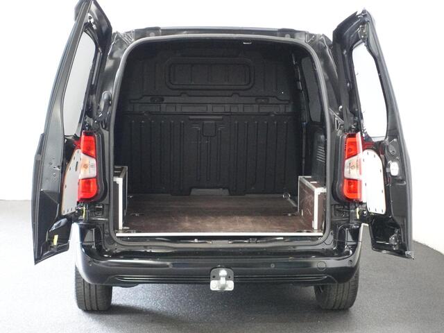 Opel COMBO 130pk L1 Edition Automaat Airco Navigatie Trekhaak Cruise control