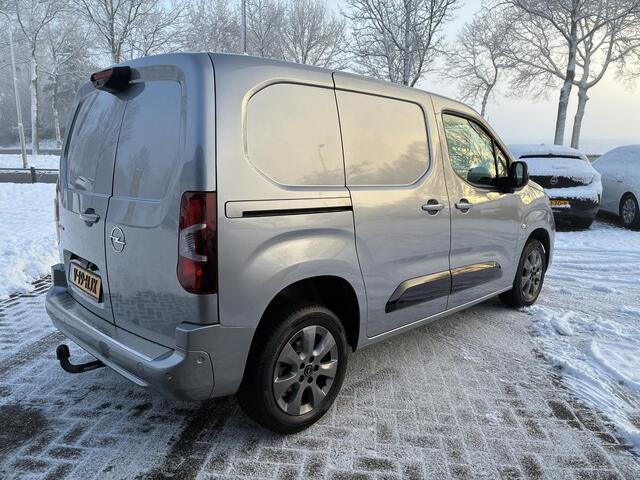 Opel COMBO 1.5 BlueHDi 130 Pk Automaat | Climate control | Camera | Parkpilot | Navigatie | Trekhaak | Betimmering | Stuurverwarming | 3-Persoons Uitvoering