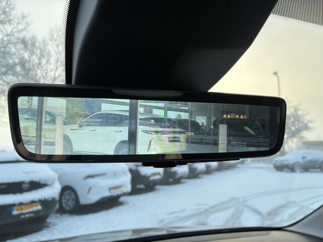 Opel COMBO 1.5 BlueHDi 130 Pk Automaat | Climate control | Camera | Parkpilot | Navigatie | Trekhaak | Betimmering | Stuurverwarming | 3-Persoons Uitvoering