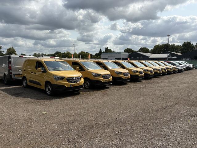 Opel COMBO 1.5CDTI EURO6 3-Persoons Airco Cruise Control Bluetooth Elektr.ramen Elektr.spiegels+Verwarmd Centr.Vergr+ab. L1H1 Edition Schuifdeur Betonplex vloer Lat om Lat betimmering