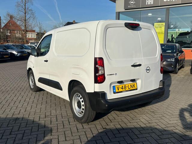 Opel COMBO Electric 136 L1 50kWh | Navigatie via Apple Carplay | Airco | Voorruitverwarming | Cruise control | Camera | Parkeersensoren
