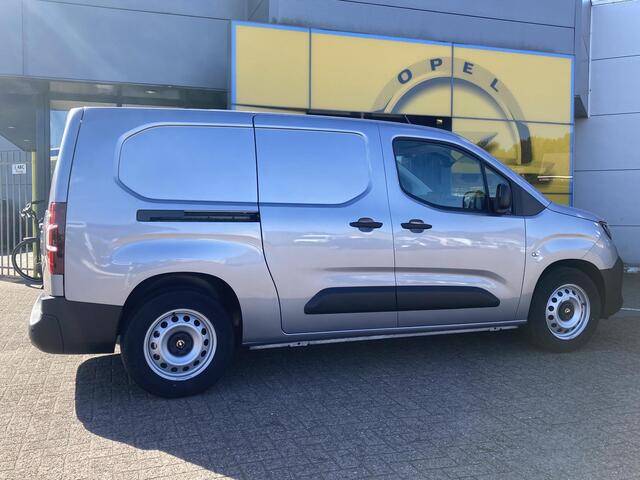 Opel COMBO Combo-e 136pk L2 50kWh | NIEUW | DIRECT LEVERBAAR | Camera | Carplay/ Android auto | Cruise Control | Airco | Laadruimte betimmering | Metallic lak