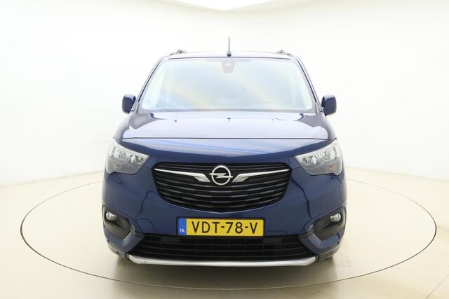Opel COMBO 1.5D L2H1 Innovation 130 PK | Navigatie | Climate control | Dakrails | Trekhaak | Verlengd | Lichtmetalen velgen | Camera | Dodehoekdetectie