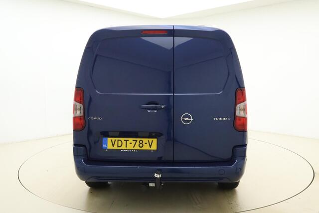 Opel COMBO 1.5D L2H1 Innovation 130 PK | Navigatie | Climate control | Dakrails | Trekhaak | Verlengd | Lichtmetalen velgen | Camera | Dodehoekdetectie
