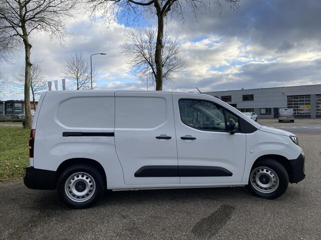 Opel COMBO Electric L2 50 kWh 136pk | ACTIE | 8 jaar garantie | Multimedia | Apple Carplay | Android Auto | Achteruitrijcamera | Parkeersensoren achter | Digital cockpit | Stuurwielbediening | Bestuurdersstoel comfort | van ¤30.675 voor ¤25.975 ex. BTW rijklaar
