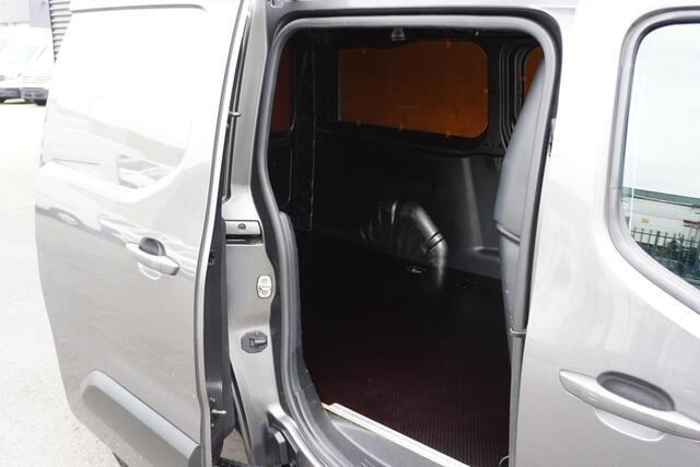 Opel COMBO 131 pk Automaat L2H1 Maxi Trekhaak Airco Cruise control Parkeersensoren 16" Velgen