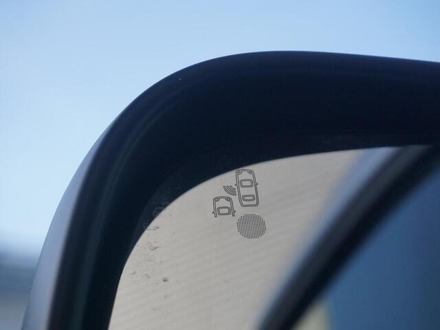 Opel COMBO TECH L1 50kWh | 0% rente | 8 jaar garantie | navigatie | Apple Carplay | camera | digitale binnenspiegel | parkeersensoren v/a | dodehoekdetectie | bumpers in kleur | Climate Control | etc.