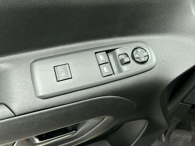Opel COMBO 1.5D L1H1 130pk Automaat Edition Airco Navigatie Apple Carplay/ Android Auto Trekhaak Betimmerd Cruise Control