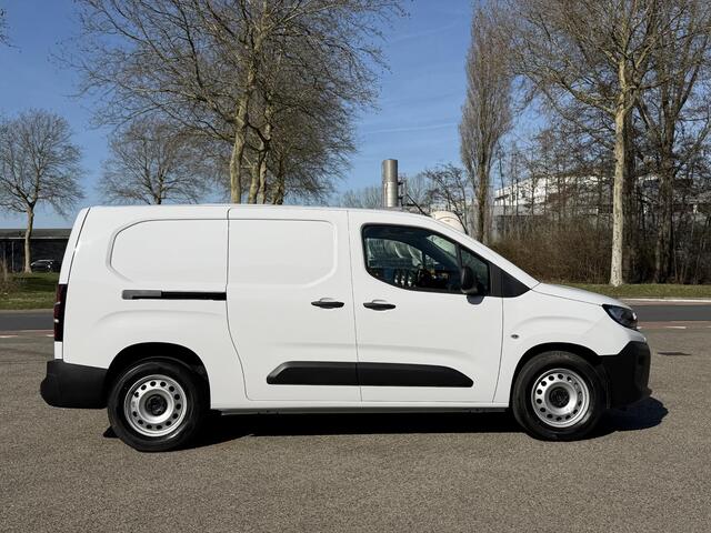 Opel COMBO Electric L2 50 kWh 136pk | ACTIE | 8 jaar garantie | 2-zits | Warmtepomp | Verwarmbare voorstoelen | ECO LED koplampen | NAVI | Multimedia | Apple Carplay | Android Auto | Achteruitrijcamera | Parkeersensoren voor en achter | Dode hoek detectie | Digital 