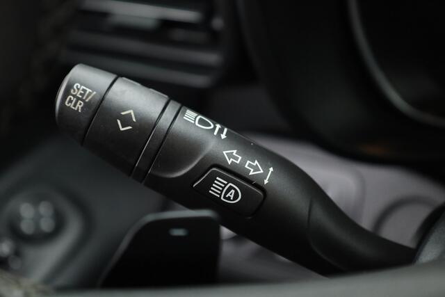 Opel COMBO 1.5D - 130pk L1H1 Automaat | Zwart | Camera | Cruise | Navi | Apple Carplay | BPM vrij