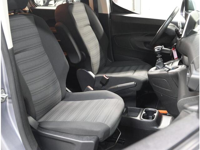 Opel COMBO TOUR 110PK L2H1 Edition | 1ste eigenaar | AppleCarplay/Android Auto | 7 persoons | Camera | Stuur verwarmd | 2 schuifdeuren | Armsteun | Navigatie | Airco | Isofix | Privacy Glass | Parkeersensoren |