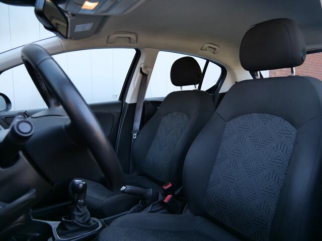 Opel CORSA 1.4 Favourite 90pk Navigatie / PDC /Apple Carplay