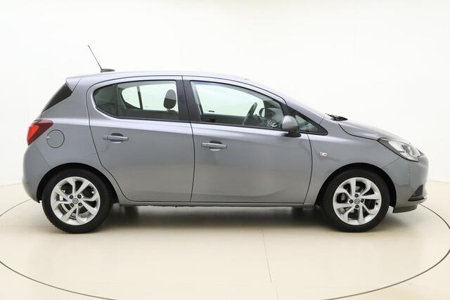 Opel CORSA 1.4 Online Edition | Navigatie | Parkeersensoren voor en achter | Lichtmetalen velgen | Bluetooth | Cruise control | 5 Deuren | Metaallak