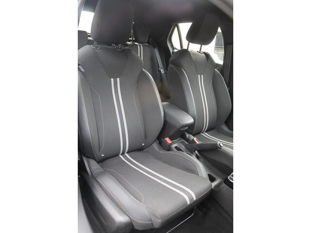 Opel CORSA 1.2 Turbo Edition 100pk Virtual cockpit/Climate control/Cruise control/Achteruitrijcamera/Parkeersensoren rondom/Stuurverwarming/Stoelverwarming/Apple carplay/Dodehoek detectie/DAB/LED koplampen/17'' Lichtmetalen velgen/Multifunctioneel stuurwiel.