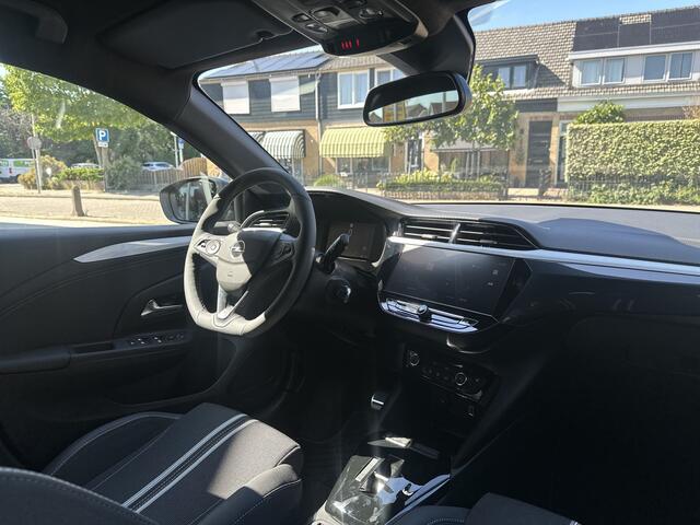 Opel CORSA 1.2 Turbo Hybrid Stoel en stuurwiel verwarming/camera/parkeersensoren.
