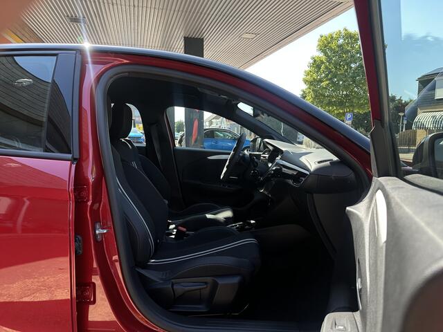 Opel CORSA 1.2 Turbo Hybrid Stoel en stuurwiel verwarming/camera/parkeersensoren.