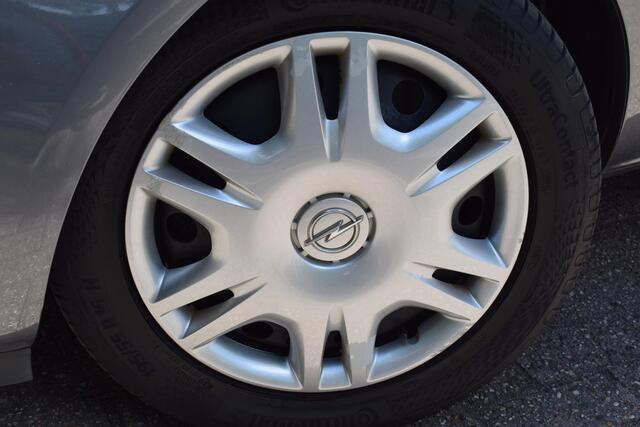 Opel CORSA 1.4 5d Favourite Bluetooth/Airco/cruise/Trekhaak