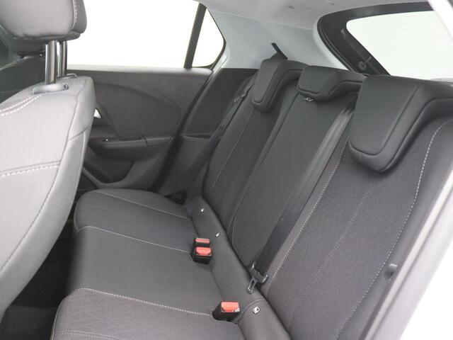 Opel CORSA 1.2 Level 3 Navigatie, Climate Control, Parkeersensoren voor- en achter, Achteruitrijcamera, Cruise Control, 15" Lmv
