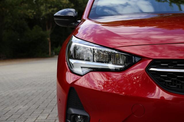 Opel CORSA 1.2 GS Line Panoramadak, LED, Adaptieve Cruise Control, Achteruitrijcamera, Virtual Cockpit, Sportstoelen, Dodehoeksensor, Flippers, Cruise Control, Navigatie, Draadloos laden, etc.