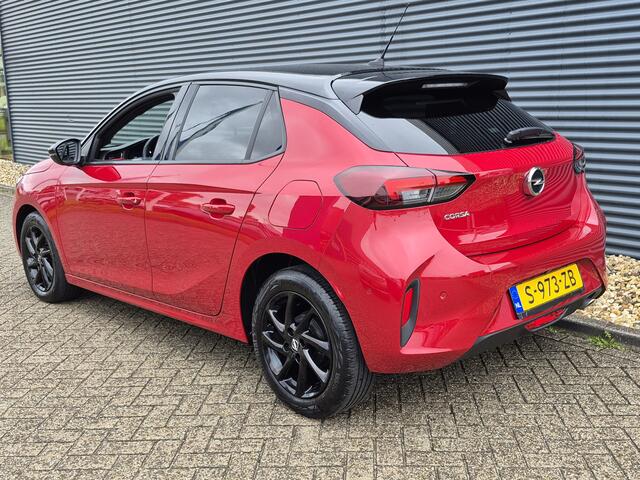 Opel CORSA 1.2 Level 4 100 PK | Two Tone | Zwarte Velgen | Navigatie via Apple Carplay of Android Auto | Dode Hoek Bewaking | Camera | Pakeersensoren voor en achter |