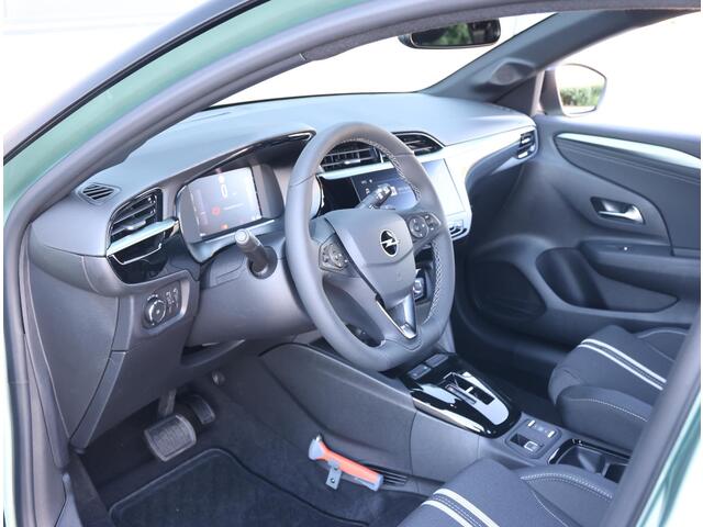 Opel CORSA 1.2 Turbo Hybrid Yes | Stoelverwarming | AppleCarPlay/AndroidAuto | CruiseControl | Parkeersensoren | Airco |