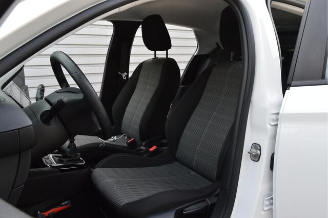 Opel CORSA 1.2 Edition O.a: 16 Inch L.m., Carplay, Dab, Cruise, Airco, Lane assist, Etc... Rijklaar! All-in prijs!