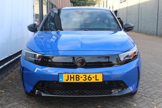 Opel CORSA 1.2 Turbo Edition Stuur + Stoel verwarming l Cruise control l Navigatie l AppleCarPlay/AndroidAuto l Parkeercamera l voor en achter sensoren l Dodehoek detectie l