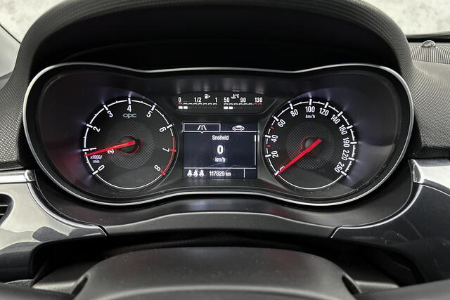 Opel CORSA 1.6 Turbo OPC | Lederen bekleding | Bi-Xenon lampen | Verwarmde sportstoelen | Cruise control