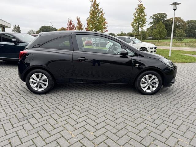 Opel CORSA 1.4-16V Design Ed