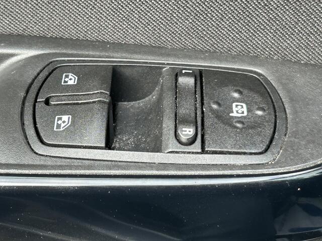 Opel CORSA 1.4 Innovation 5 deurs airco apk keurige auto