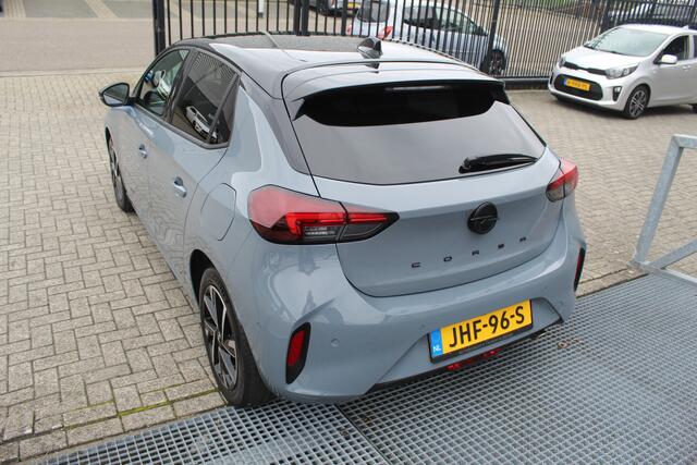 Opel CORSA 1.2 Turbo GS Camera achter/Cruise control/Climate control/Startknop/App connect/Dode hoek sensor/Lane assist/Led voor en achter/Parkersensoren voor en achter/Licht metalen velgen