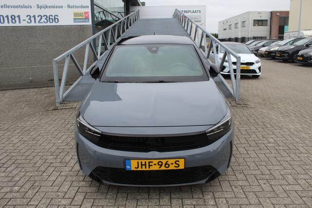 Opel CORSA 1.2 Turbo GS Camera achter/Cruise control/Climate control/Startknop/App connect/Dode hoek sensor/Lane assist/Led voor en achter/Parkersensoren voor en achter/Licht metalen velgen