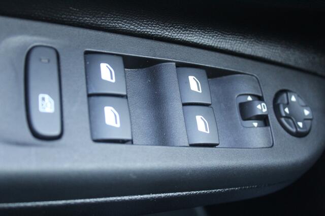 Opel CORSA 1.2 Turbo Hybrid GS Dodehoek detectie l Apple carplay / Android auto l Parkeercamera achter l Parkeersensoren voor en achter l Lane assist l VDL auto