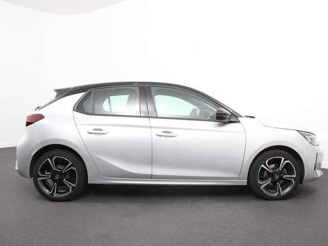 Opel CORSA 1.2 GS | Panorama dak | Achteruitrij camera | Parkeersensoren | Cruise control | LED | Verwarmde voorstoelen | Stuurwiel verwarmd | Climate control | Apple carplay/ Android Auto |