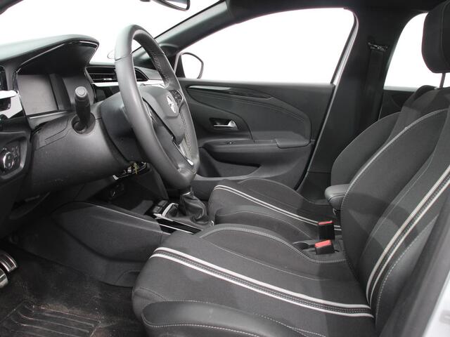 Opel CORSA 1.2 GS | Panorama dak | Achteruitrij camera | Parkeersensoren | Cruise control | LED | Verwarmde voorstoelen | Stuurwiel verwarmd | Climate control | Apple carplay/ Android Auto |