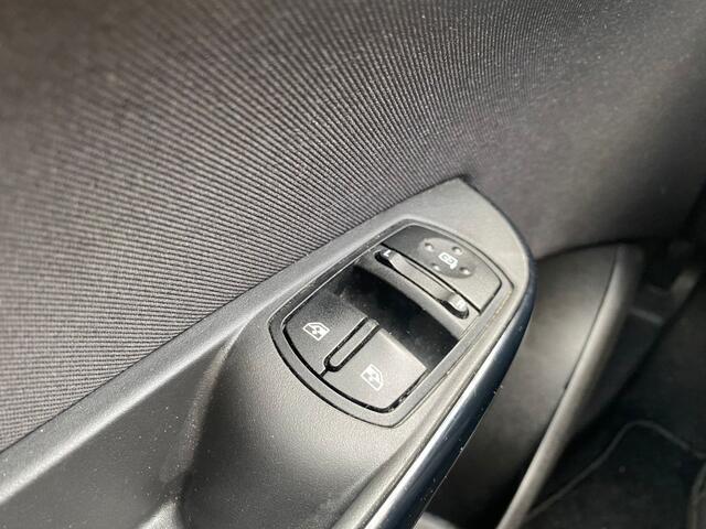 Opel CORSA 1.2 | Airco | All-season banden.