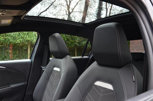 Opel CORSA 1.2 Turbo Hybrid Ultimate Navi/Pdc/Ecc/Panoramadak/Matrix-Koplampen/Alcantara Bekleding/Achteruitrijcamera/Stoel&stuur verwarming/voorstoel(en) met massagefunctie/Nederlandse Auto