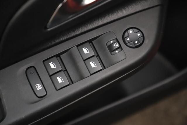 Opel CORSA 1.2 Elegance 102PK Lesauto Dubbele Bediening Half Leder 16 inch LMV Keyless Virtual Cockpit Climate Cruise Control Navigatie Achteruitrijcamera LED Parkeersensors Dodehoek