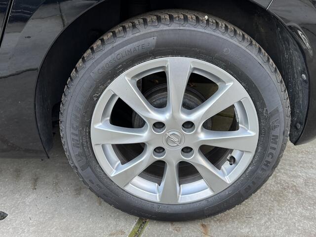 Opel CORSA 1.2 75pk Edition Navigatie Airco LMV PDC Apple Carplay Lane Assist