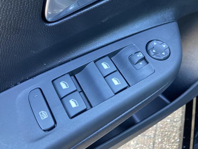 Opel CORSA 1.2 Turbo Edition 100 pk | Airco | Cruise Control | Camera | Parkeersensoren | Stoel + stuurwielverwarming | Apple Carplay/ Android Auto |