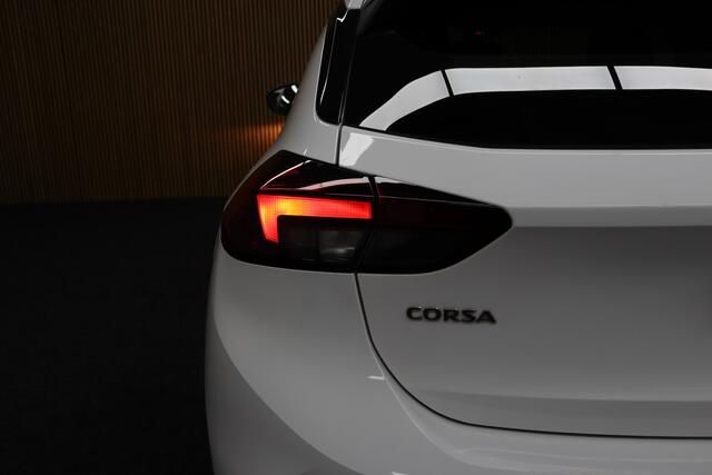 Opel CORSA 1.2 Edition | Trekhaak | Maps Navigatie | Cruise-control | Parkeerhulp | Apple Carplay & Android Auto | Airco | LM Velgen | All-season Banden