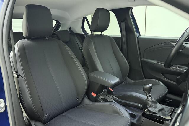 Opel CORSA 1.2 Elegance 100 PK | Navigatie | Climate control | 17" Lichtmetalen velgen | Extra getint glas | Stoel & Stuurverwarming | Cruise control | Weinig kilometers