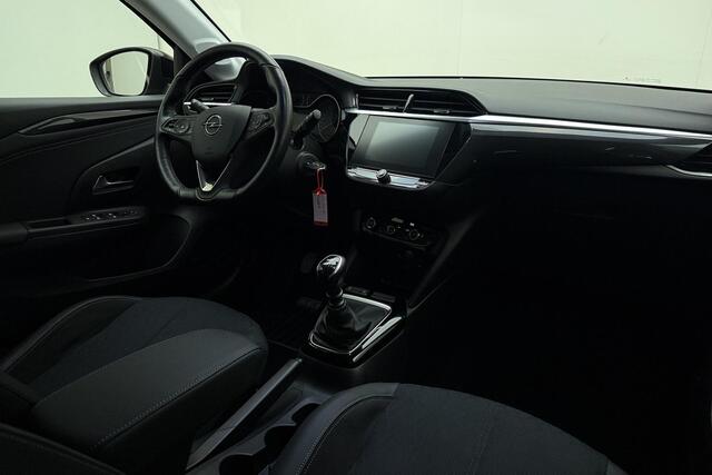 Opel CORSA 1.2 Elegance 100 PK | Navigatie | Climate control | 17" Lichtmetalen velgen | Extra getint glas | Stoel & Stuurverwarming | Cruise control | Weinig kilometers