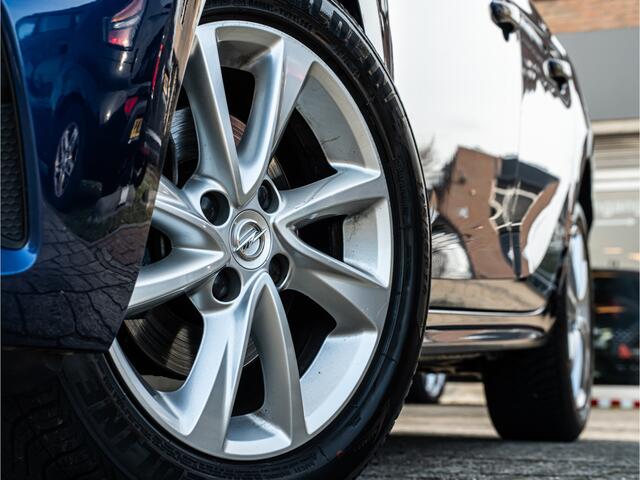 Opel CORSA 1.2 Ultimate CAMERA STOEL EN STUURVERW LED 16 INCH VELGEN CRUISE