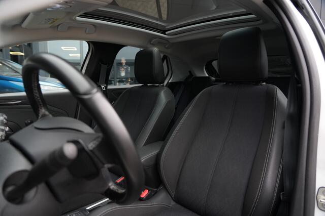 Opel CORSA 1.2 Ultimate 100pk Panoramadak/Stoelverwarming/Camera