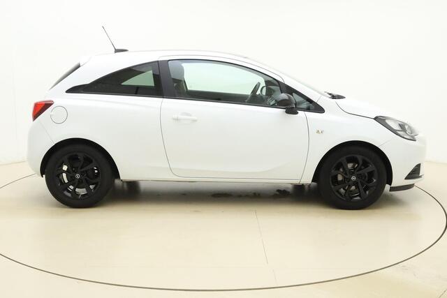 Opel CORSA 1.4 Black Edition | Navigatie | Airco | Cruise control | Lichtmetalen velgen | Parkeersensoren | Zwart dak