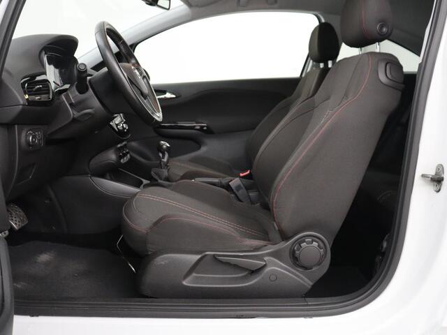 Opel CORSA 1.4 Black Edition | 1e eigenaar | Trekhaak | Carplay | Airco | Cruise control | Parkeerhulp | Navigatie | Bluetooth | Getint glas