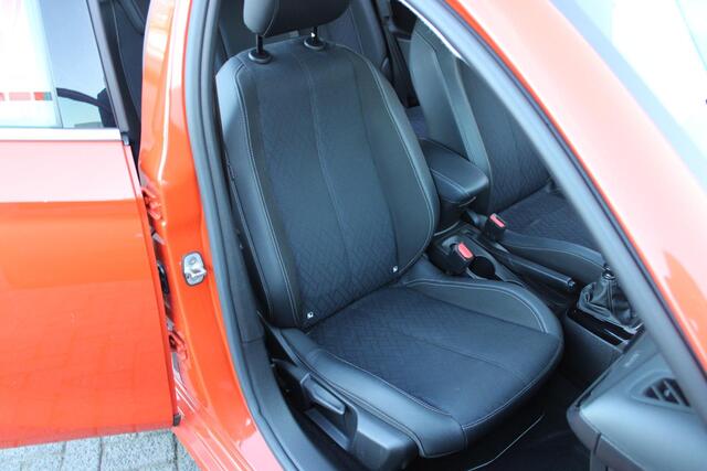 Opel CORSA 1.2 Elegance Led/AppleAndroid/100pk