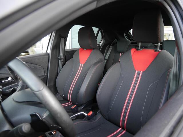 Opel CORSA 1.2 Turbo GS | Automaat | Achteruitrijcamera | Parkeersensoren voor en achter | Climate control | Cruise control | Lichtmetalen velgen | Regensensor | Apple carplay en android auto