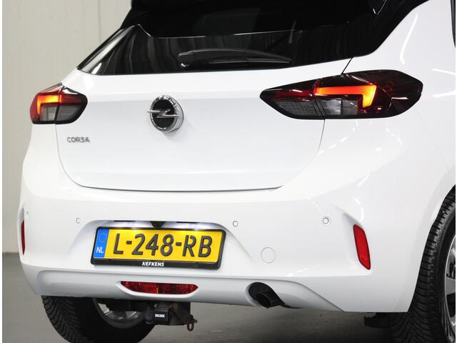 Opel CORSA 100PK Edition | 1ste eigenaar | Camera | ZWART DAK | AppleCarPlay/AndroidAuto | Airco | DAB Radio | 16"LMV | Trekhaak | Parkeersensoren | Privacy Glass | Isofix | All Season Banden |